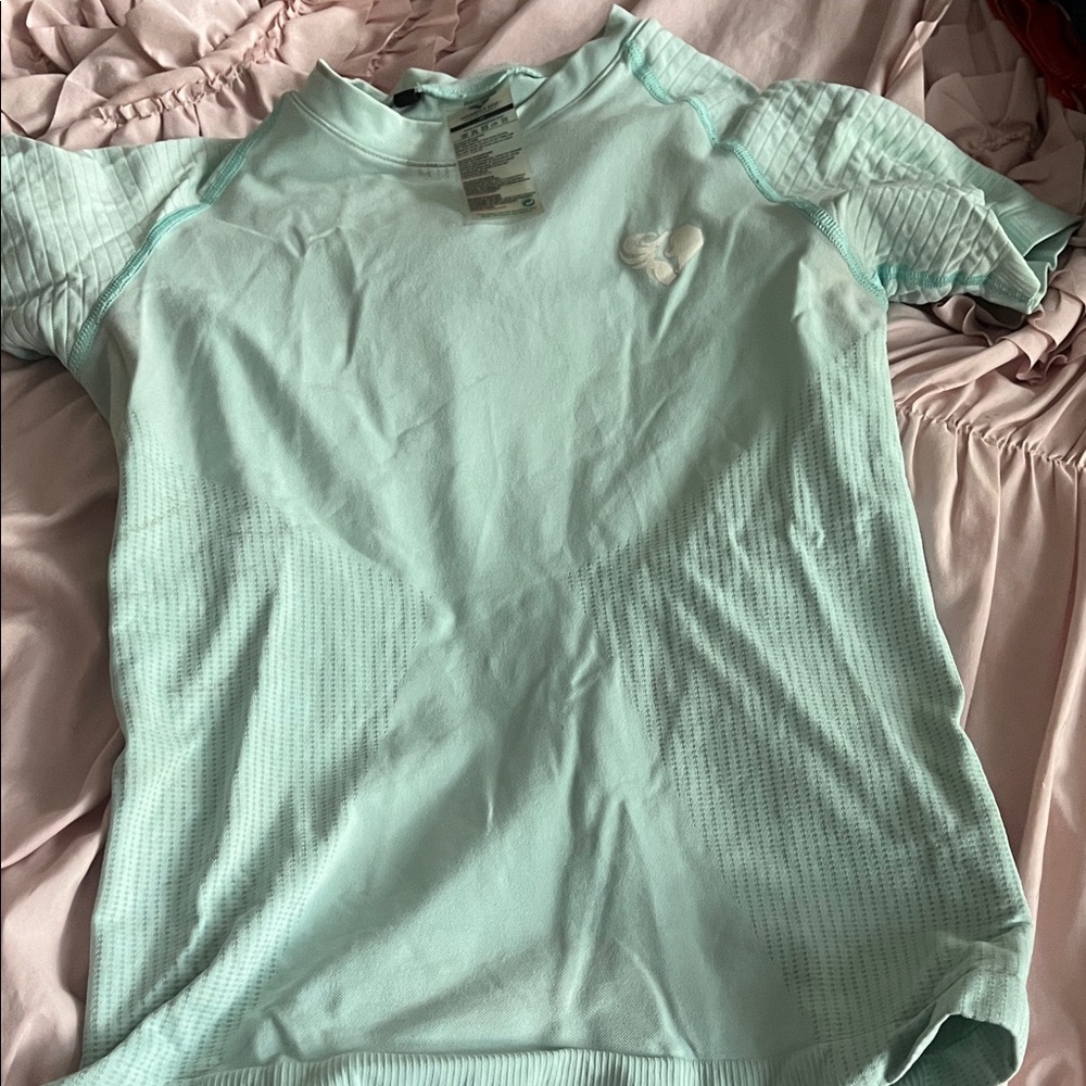Women’s athletic top